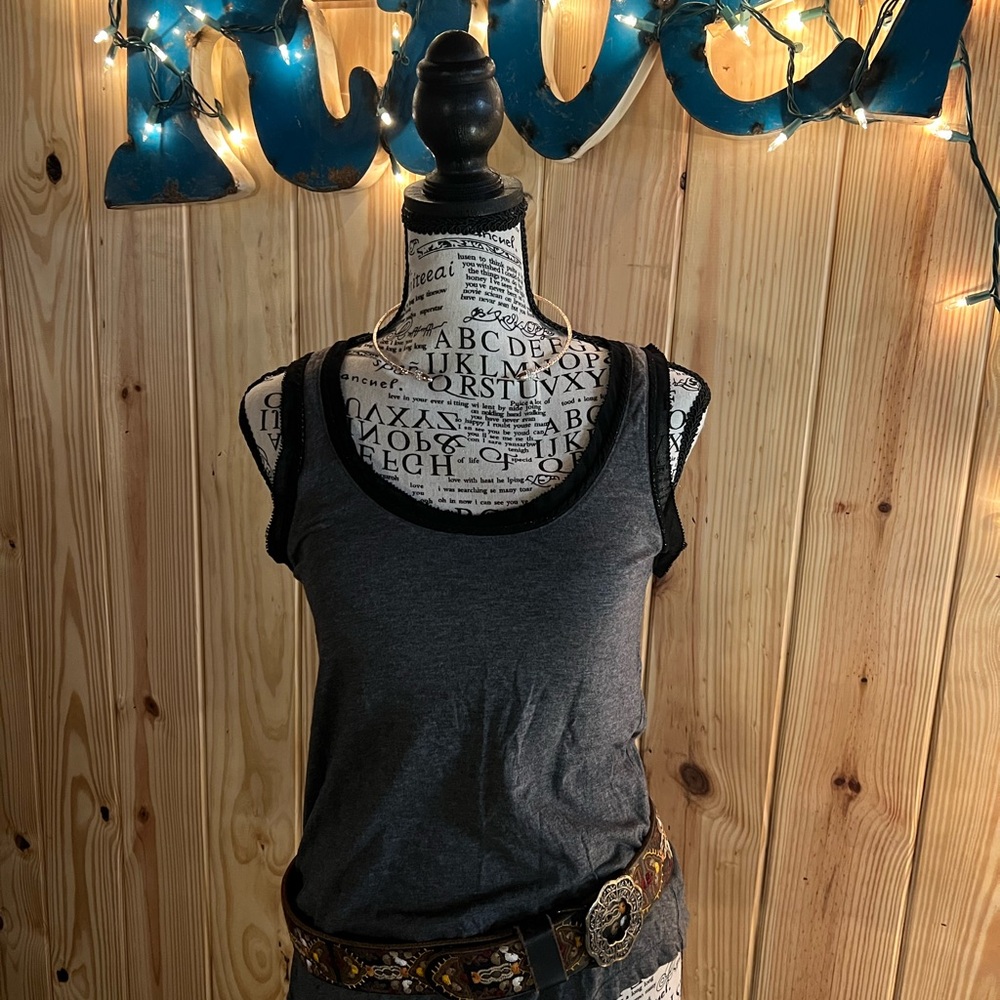🩶🫶🏻🖤Rare Gap Charcoal Tank Top with Black Trim w/ Built in Chain to Neck/Sleeve
